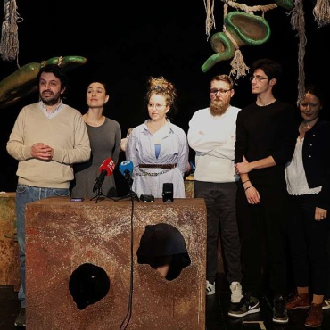 Održana  tiskovna  konferencija povodom premijere predstave Samo puhni u rog